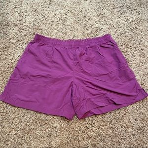 Women’s Columbia sandy river shorts size M